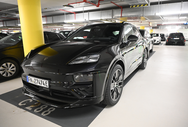 Porsche Macan EV Turbo