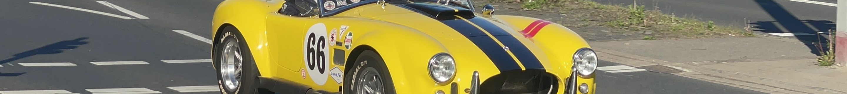 AC Cobra 427