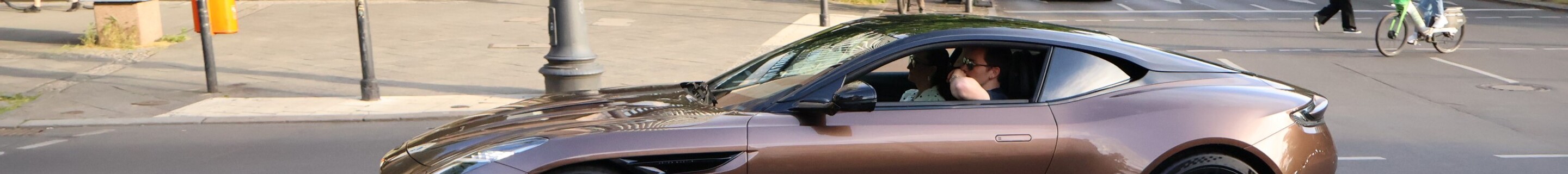 Aston Martin DB12