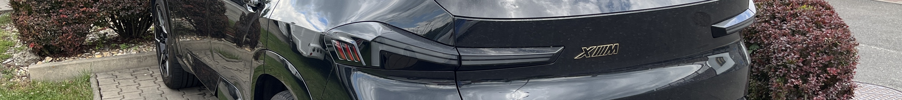 BMW XM G09