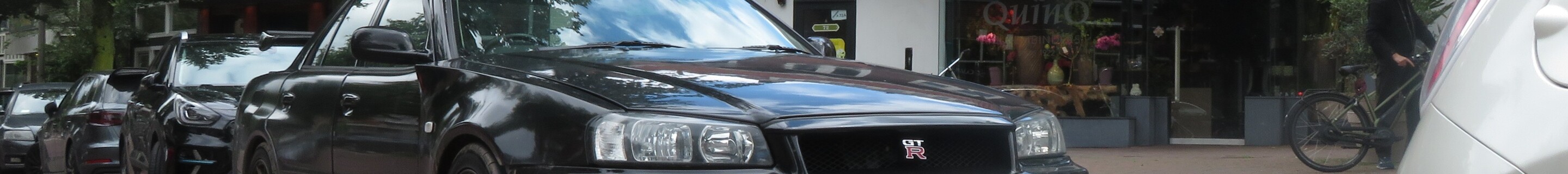Nissan Skyline R34 Sedan