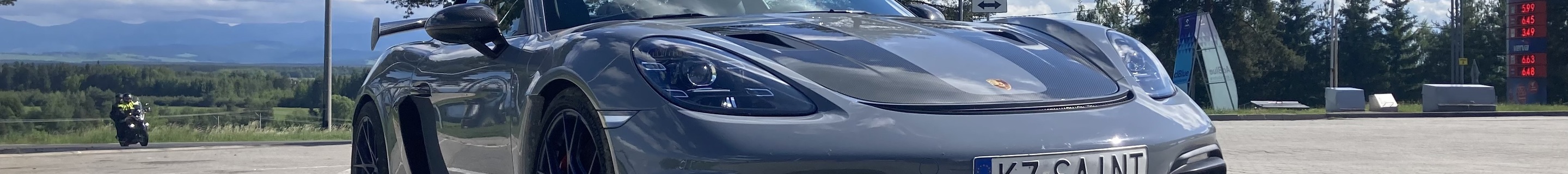 Porsche 718 Cayman GT4 RS Weissach Package