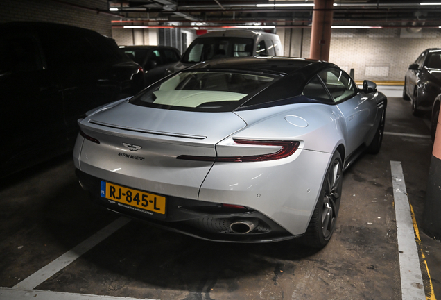 Aston Martin DB11