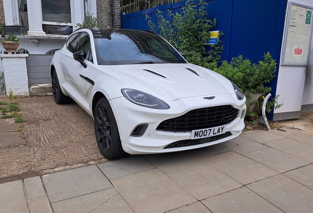 Aston Martin DBX