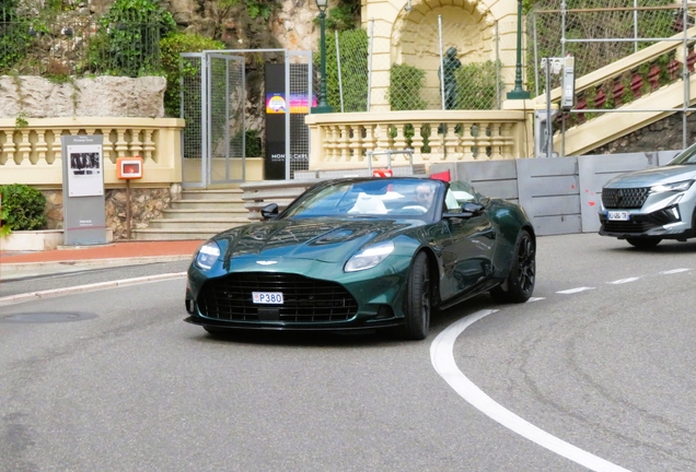 Aston Martin Vanquish Volante 2025