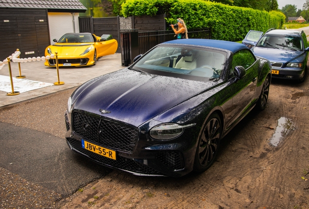 Bentley Continental GTC 2025