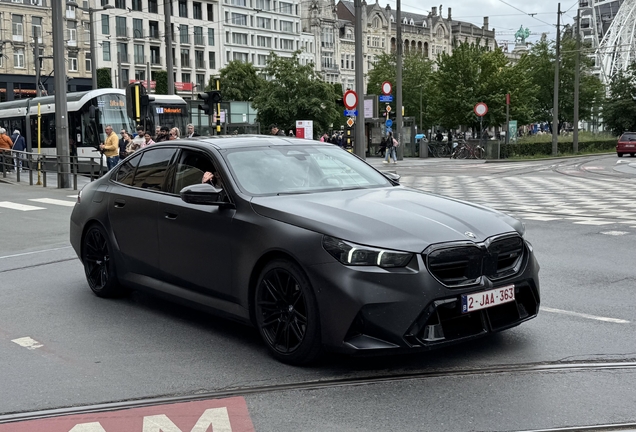 BMW M5 G90