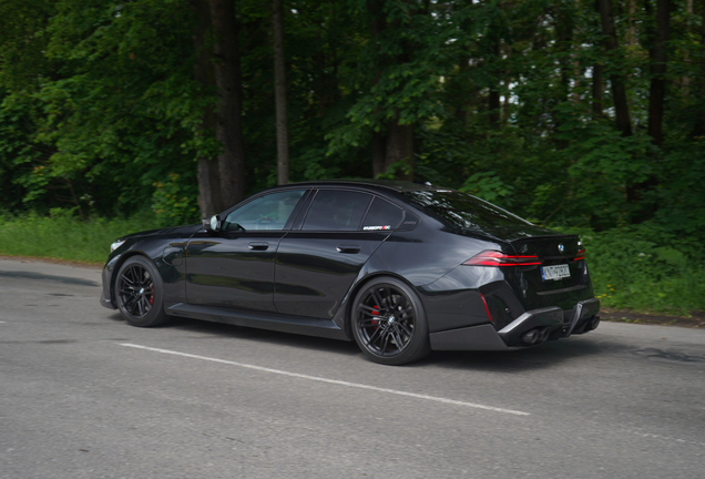 BMW M5 G90