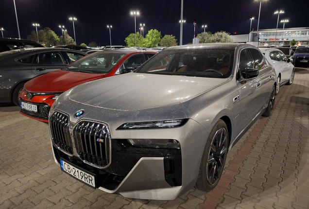 BMW M760e xDrive