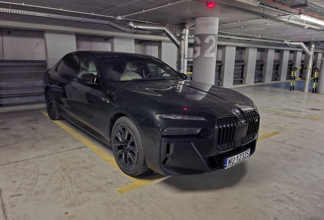 BMW M760e xDrive