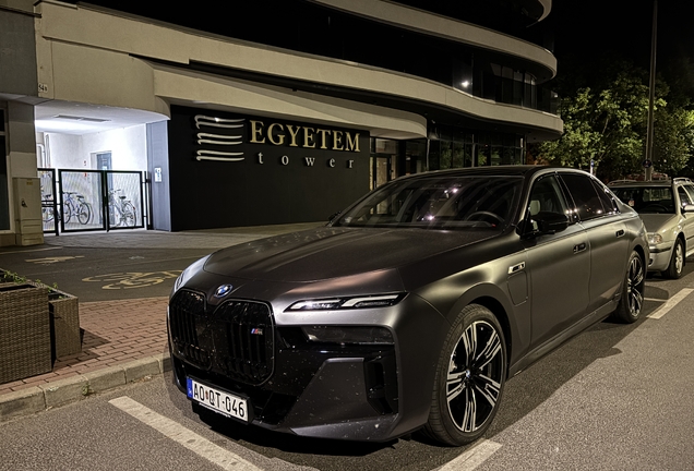 BMW M760e xDrive