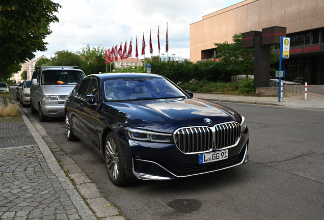BMW M760Li xDrive 2019