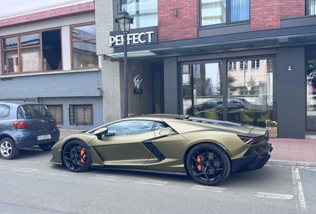 Lamborghini Revuelto