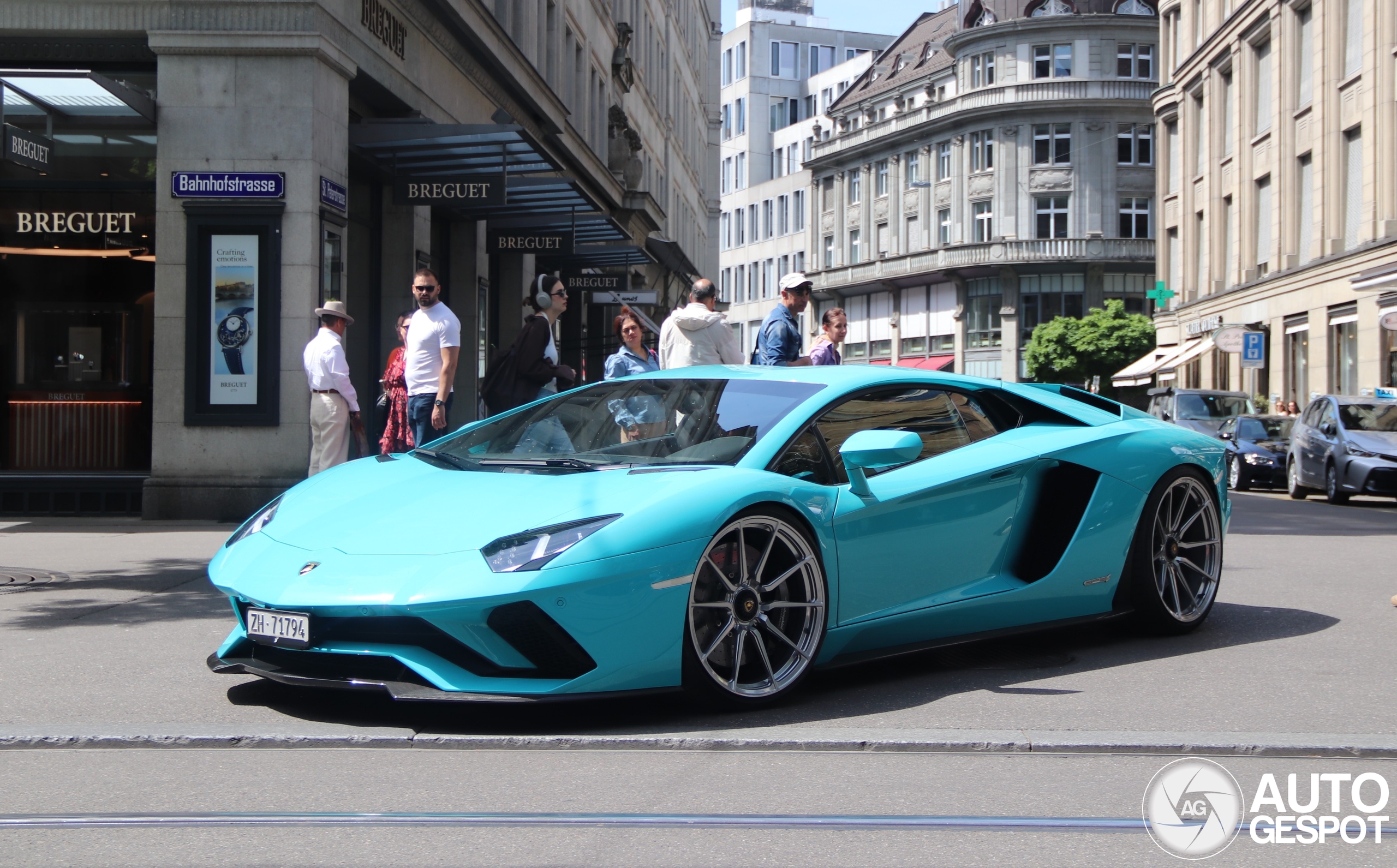 Lamborghini Aventador S LP740-4