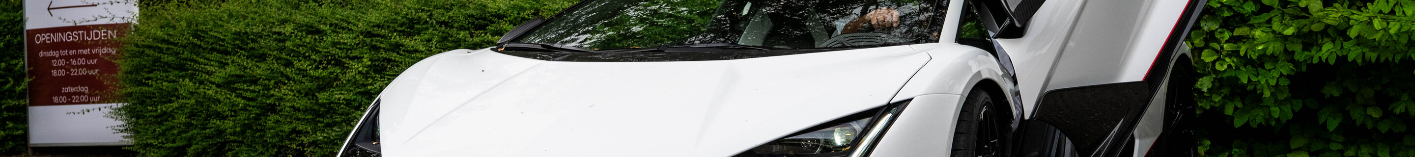 Lamborghini Revuelto