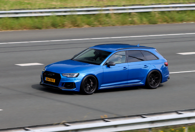 Audi RS4 Avant B9