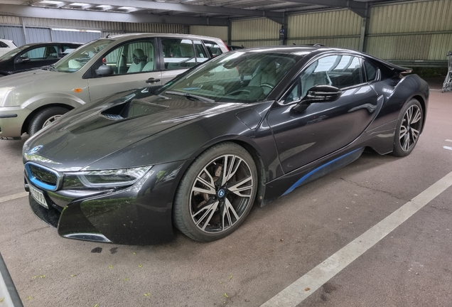 BMW i8