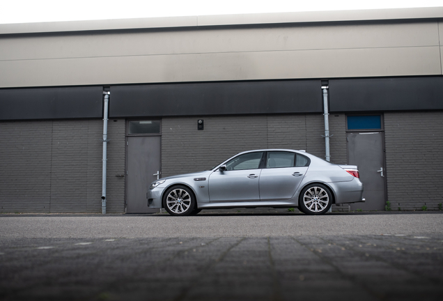 BMW M5 E60 2005
