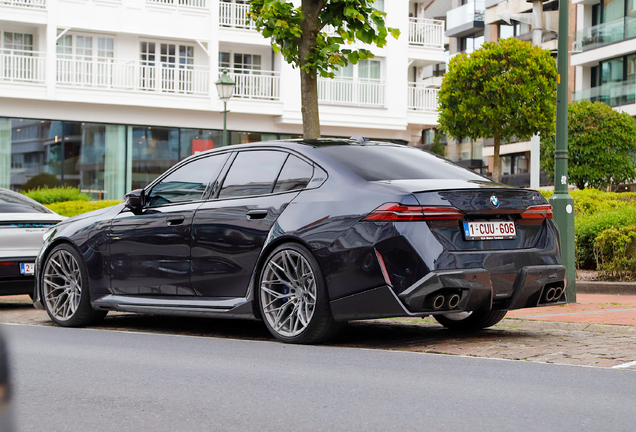 BMW M5 G90