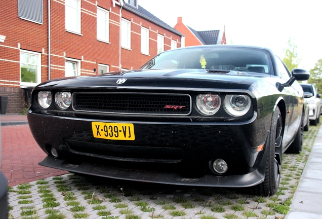 Dodge Challenger SRT-8
