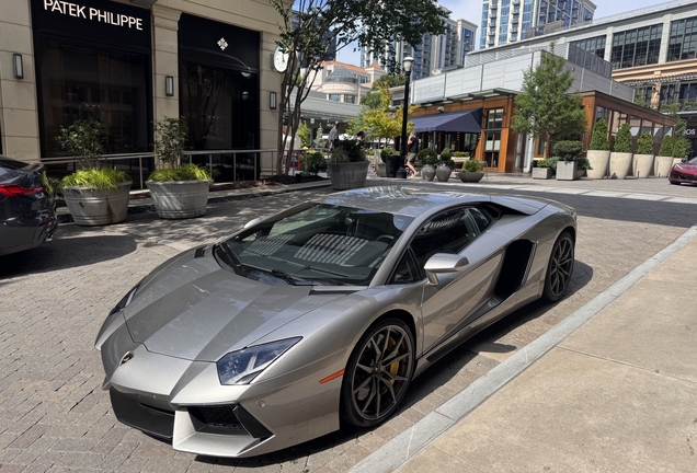 Lamborghini Aventador LP700-4
