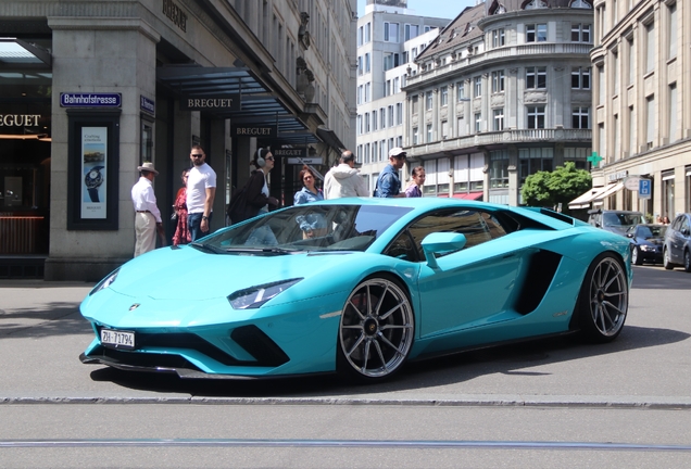 Lamborghini Aventador S LP740-4