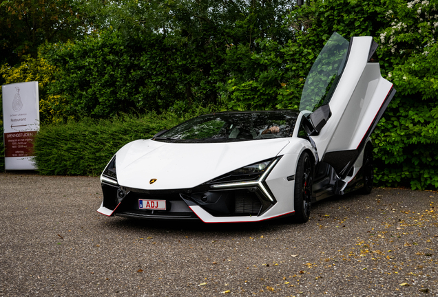 Lamborghini Revuelto