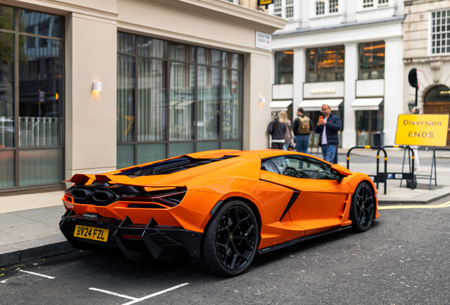 Lamborghini Revuelto