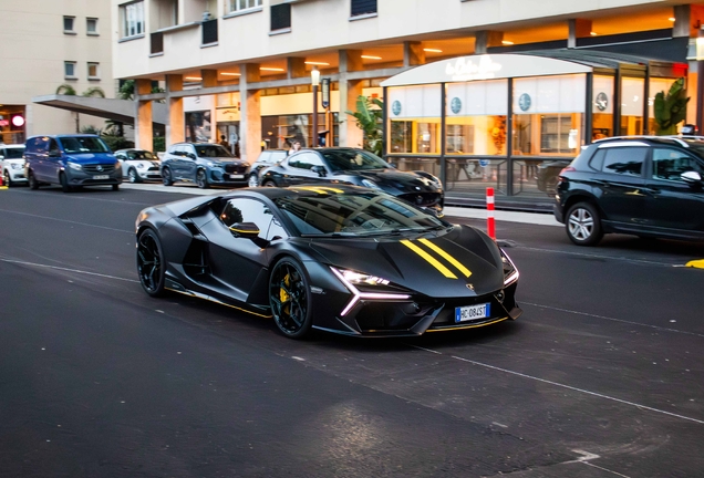 Lamborghini Revuelto