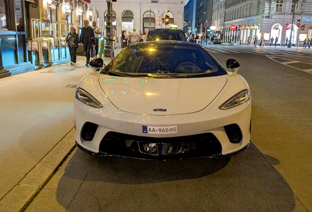 McLaren GT