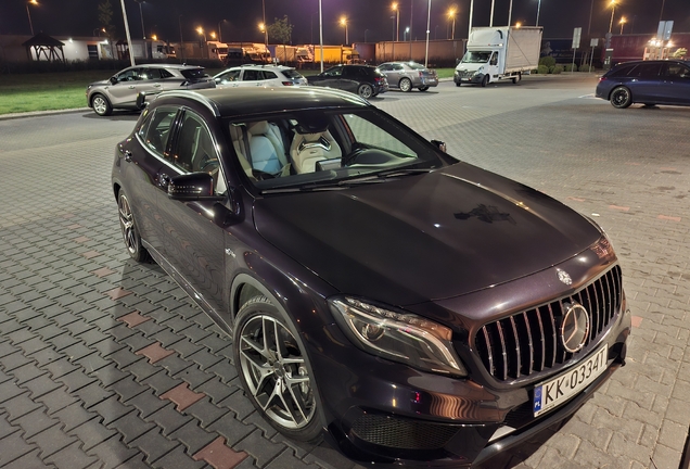 Mercedes-AMG GLA 45 X156