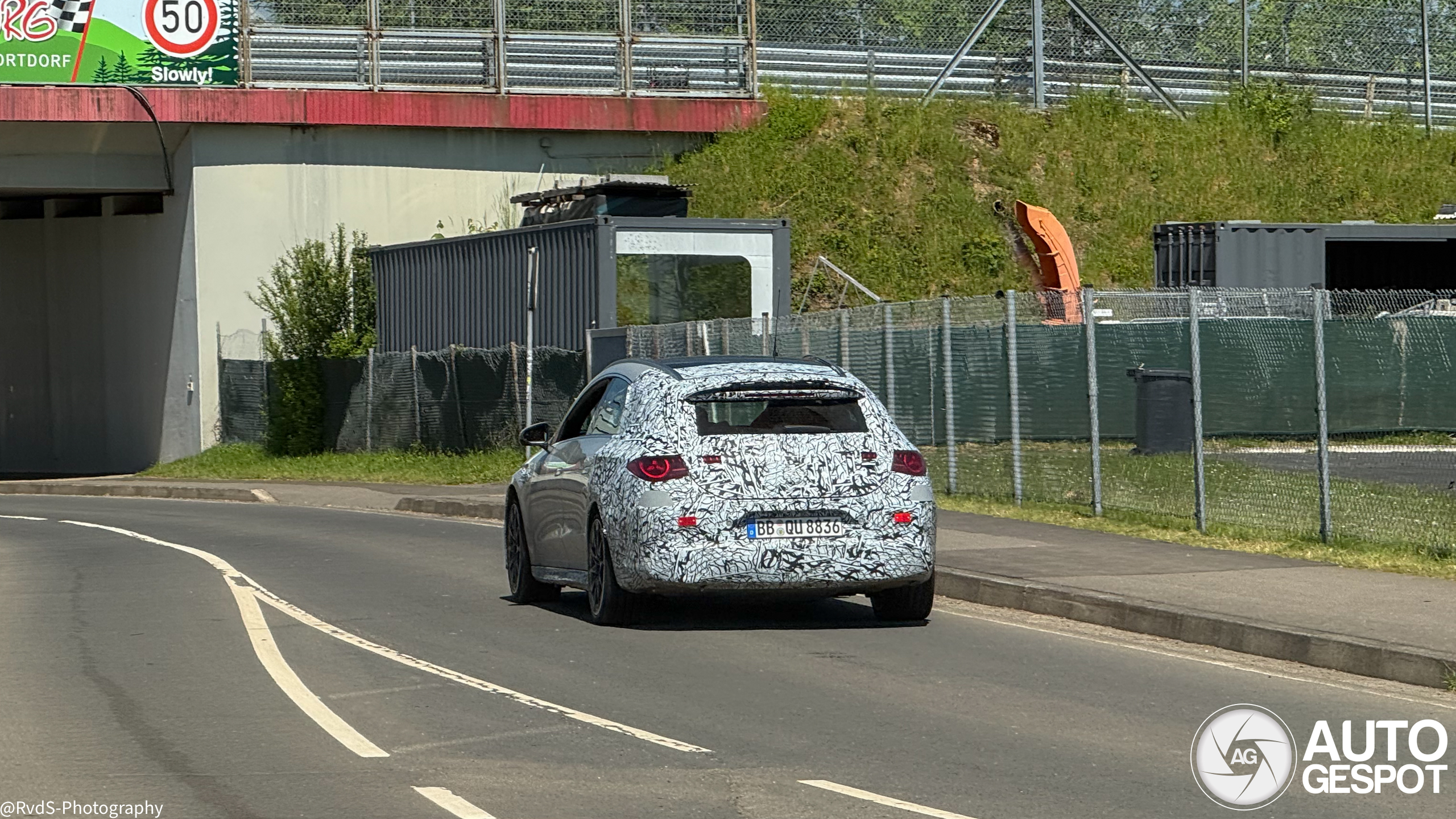 Mercedes-amg cla ev shooting brake x174