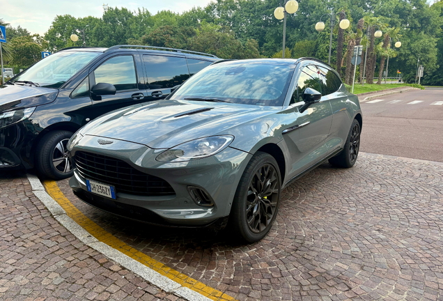 Aston Martin DBX