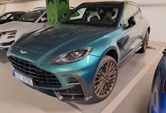 Aston Martin DBX S