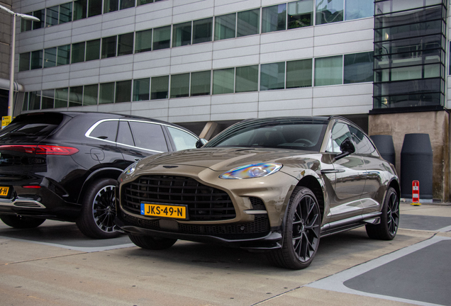 Aston Martin DBX707