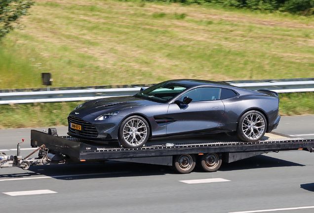 Aston Martin Vanquish 2025
