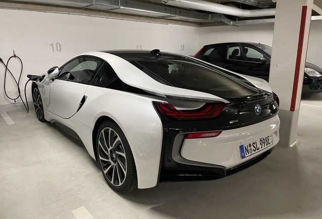 BMW i8