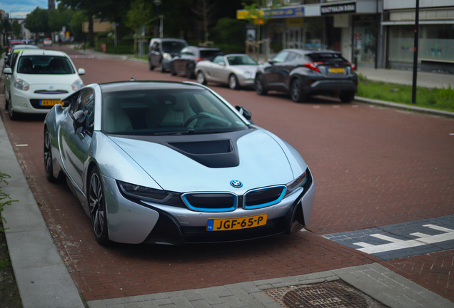 BMW i8