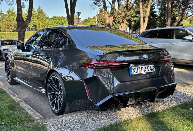 BMW M5 G90