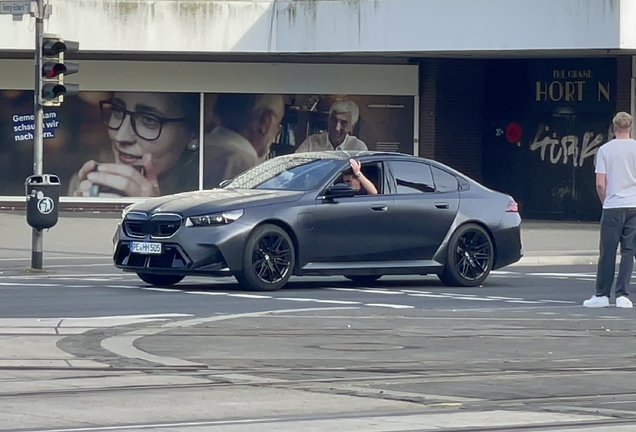 BMW M5 G90