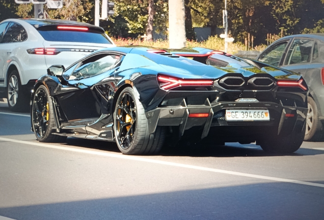 Lamborghini Revuelto