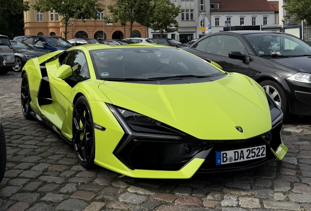Lamborghini Revuelto