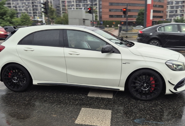 Mercedes-AMG A 45 W176 2015