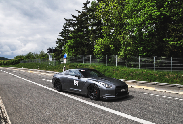 Nissan GT-R