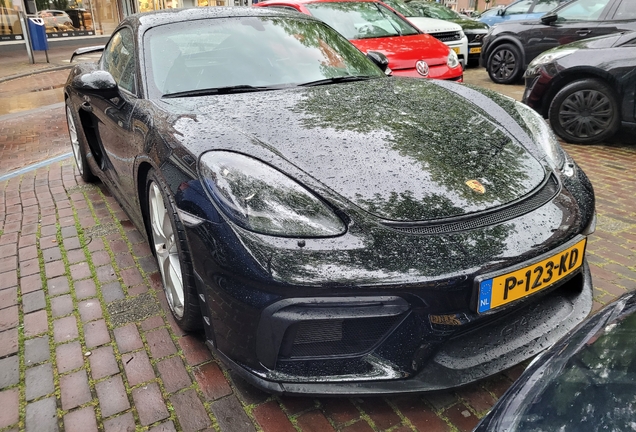 Porsche 718 Cayman GT4