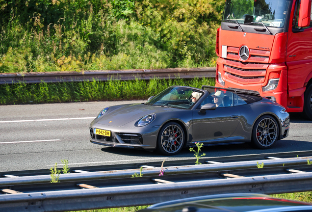 Porsche 992 Carrera 4S Cabriolet MkI