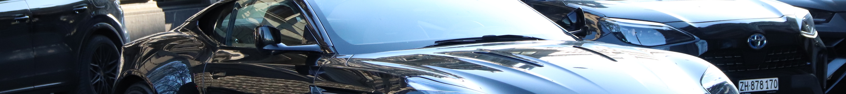 Aston Martin DB12