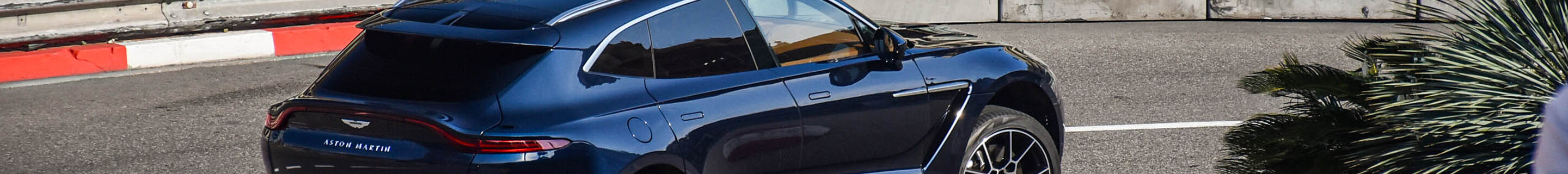 Aston Martin DBX
