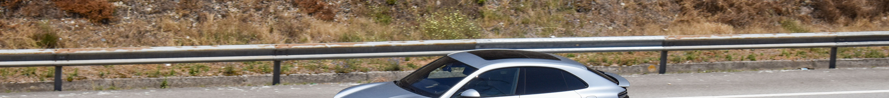 Porsche Macan EV Turbo