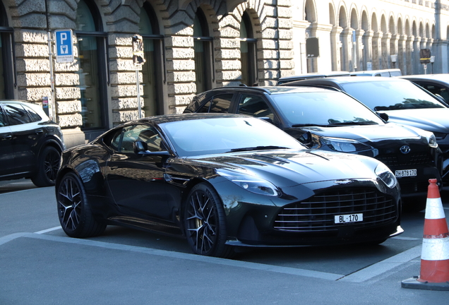 Aston Martin DB12